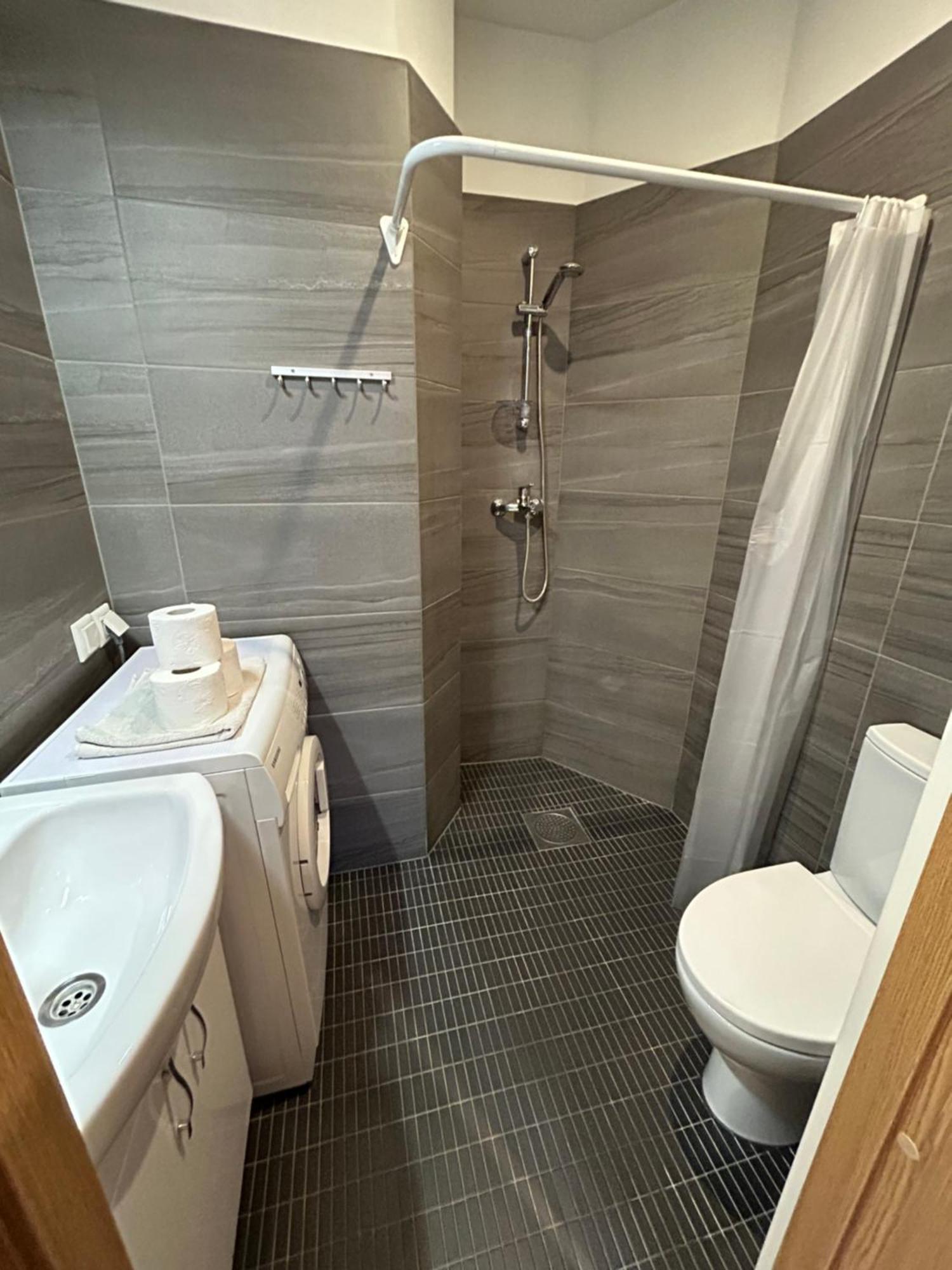 Jon'S 2 Apartments Parnu Ngoại thất bức ảnh